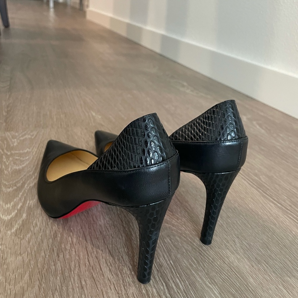Beautiful Christian Louboutin Pump in Black